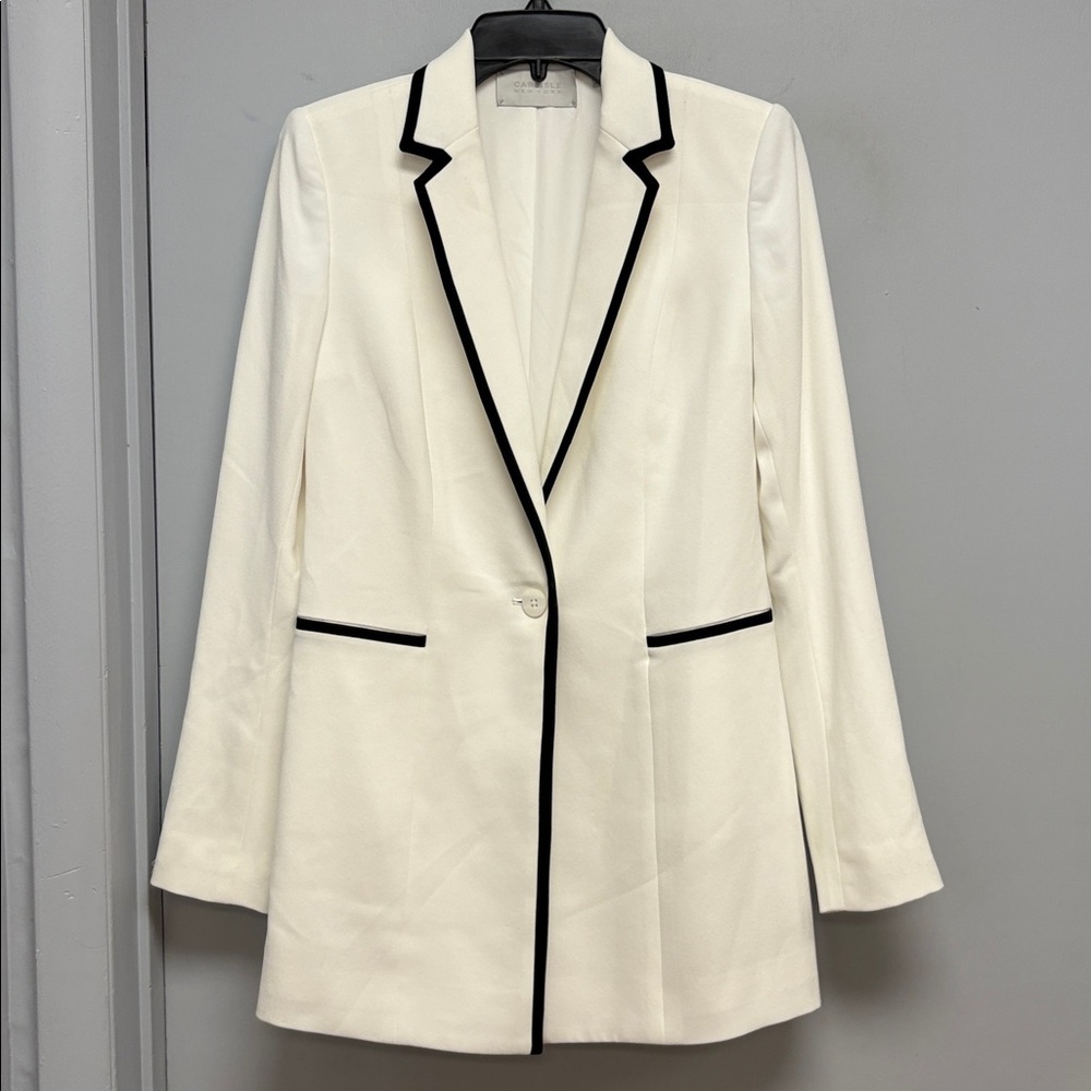 🤍 Carlisle New York White Blazer with Black Piping – Size 2